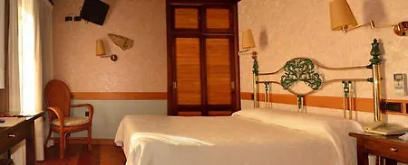 Casa Antiga Do Monte