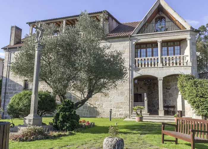 Casa Antiga Do Monte Kır Evi