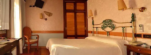 Casa Antiga Do Monte